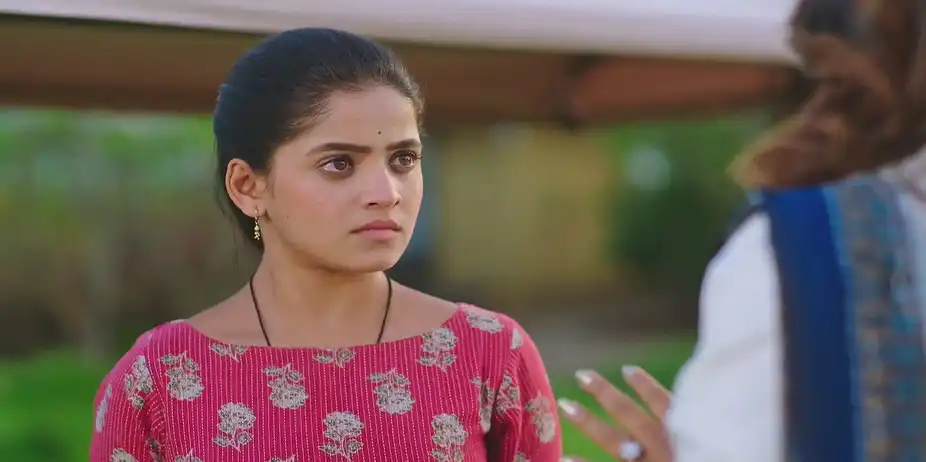 Paaru Gives a Fitting Reply to Anushka - Paaru