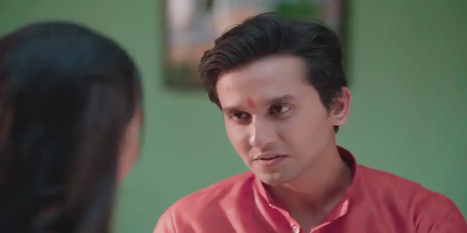 Jayant Tells Janhavi about Going Home Immediately - Lakshmi Niwas