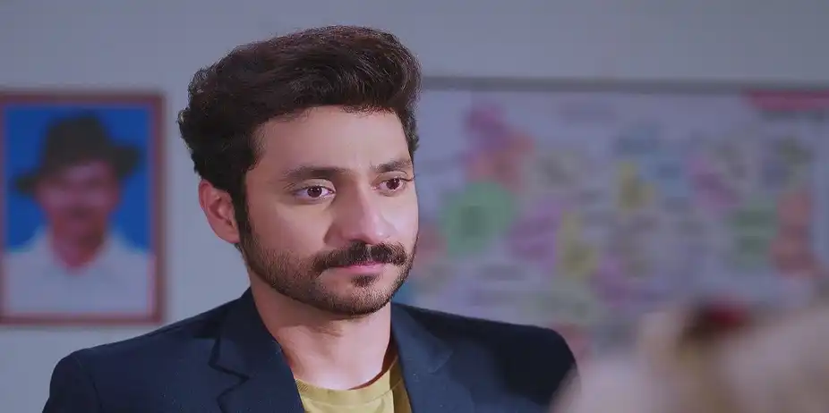 Rajkumar Taunts Deva - Savalyachi Janu Savali