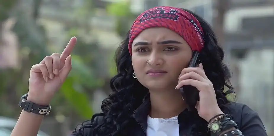 Durga Informs Koushiki about Barun - Jagadhatri