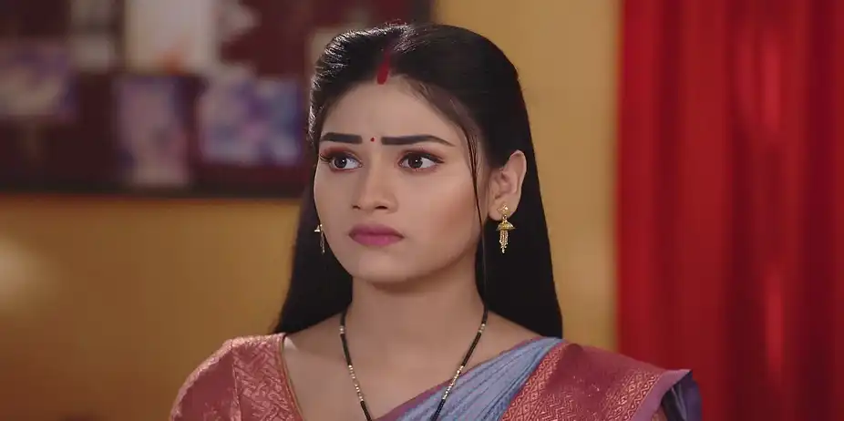 The Police Officer Questions Lakshmi - Tuma Bina