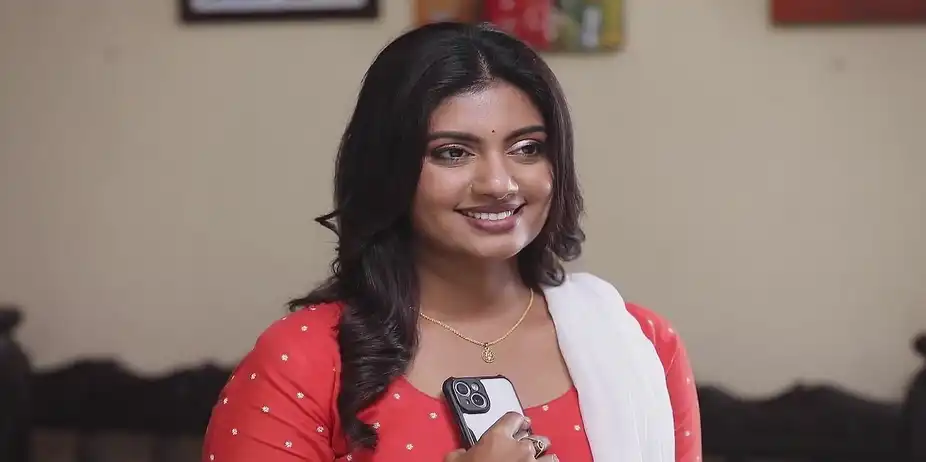 Maya Feels Disturbed - Maari