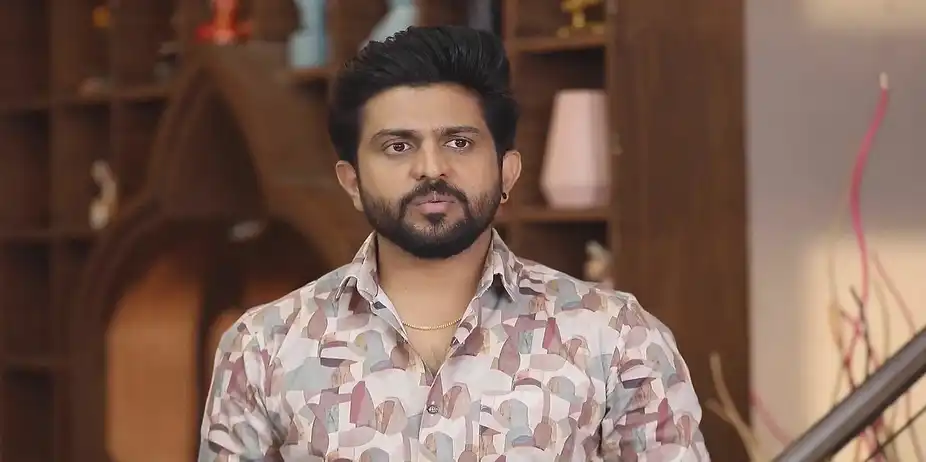 Maya Tries to Convince Surya - Maari