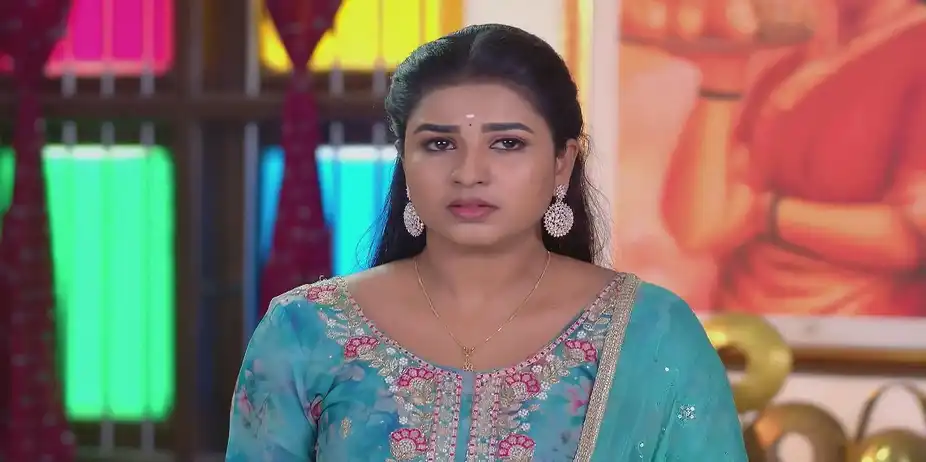 Maya Lashes out at Revathi - Karthigai Deepam