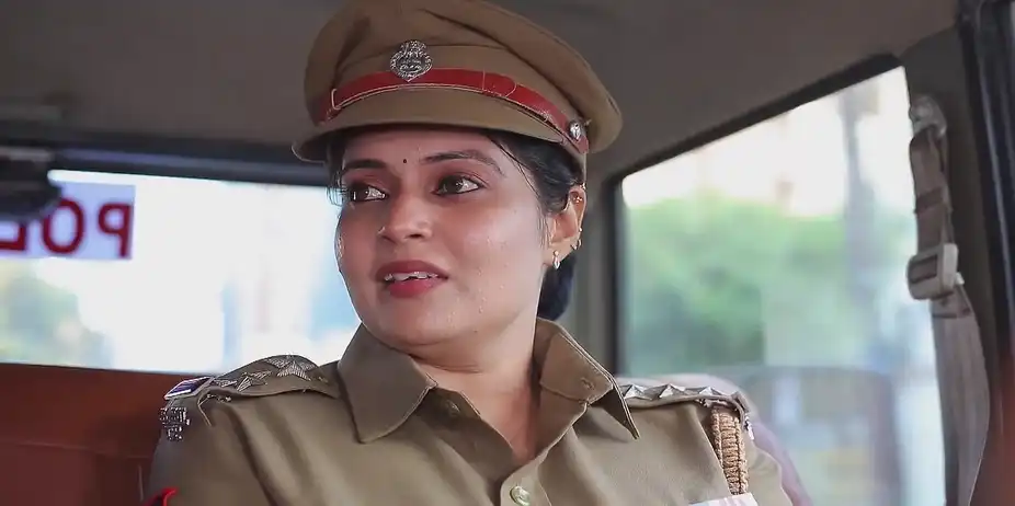 Darshini Worries about Anjalai - Ninaithale Innikkum