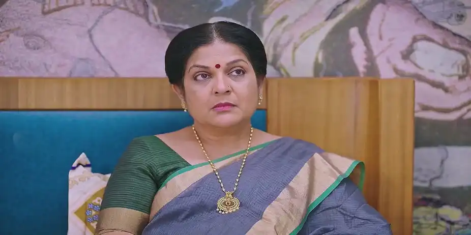 Goutham Praises Bhoomika and Sudha - Amruthadhaare