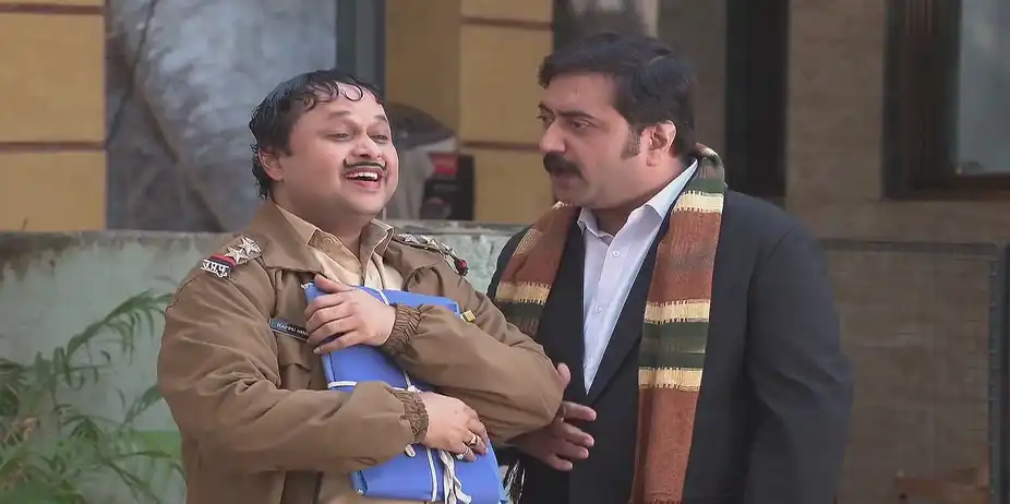 Happu and Beni Buy a Waste Land - Happu Ki Ultan Paltan