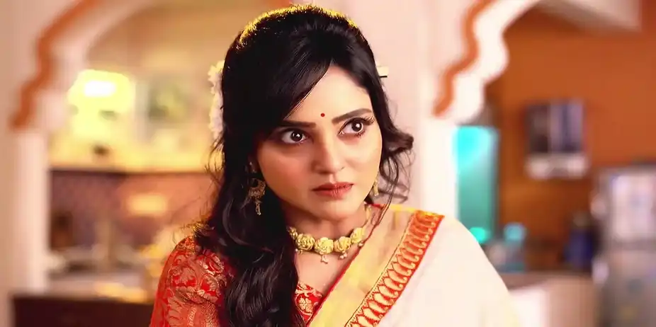 Trisha Faces Shyamoli's Questioning - Kon Gopone Mon Bheseche