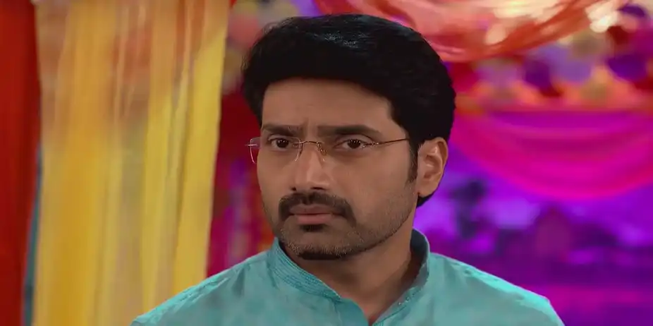 Kavya and Diti Reminisce Together - Mala Bodol