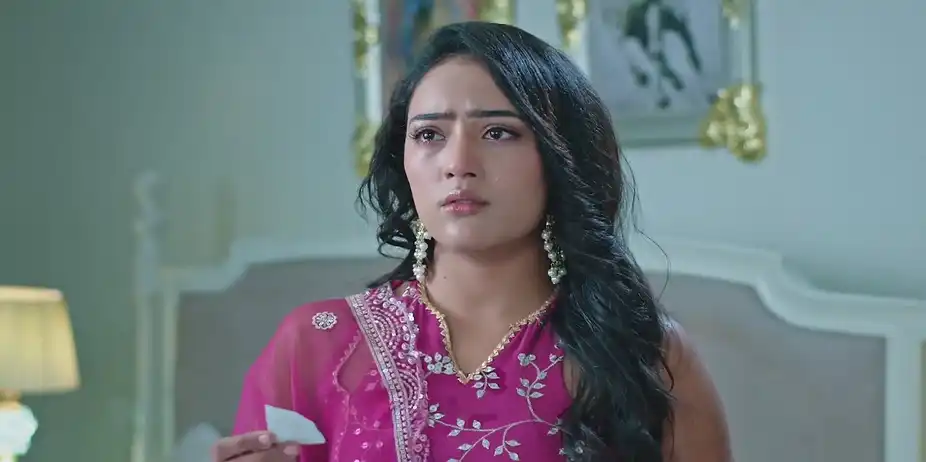 Heer Cries in front of Bani’s Picture - Heer Tey Tedhi Kheer