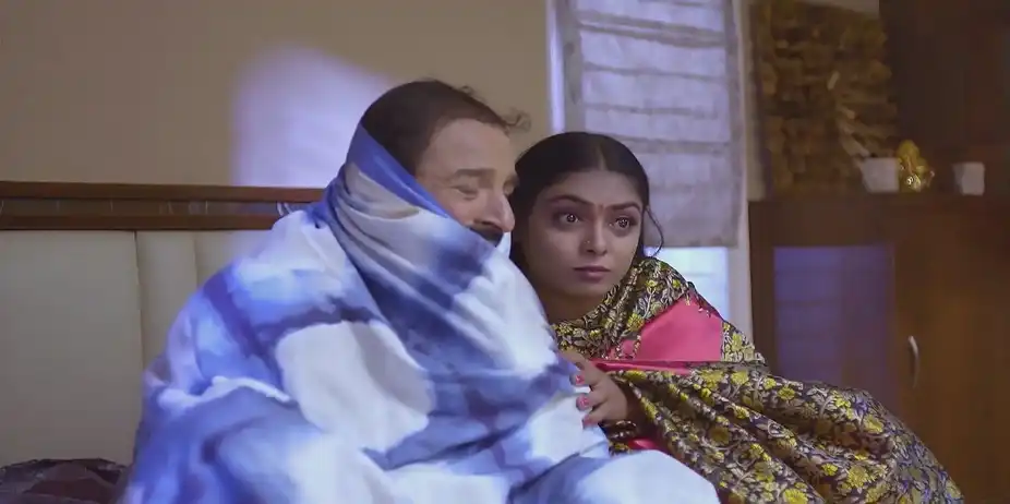 Mani Tries to Scare Damayanti - Naa Ninna Bidalaare