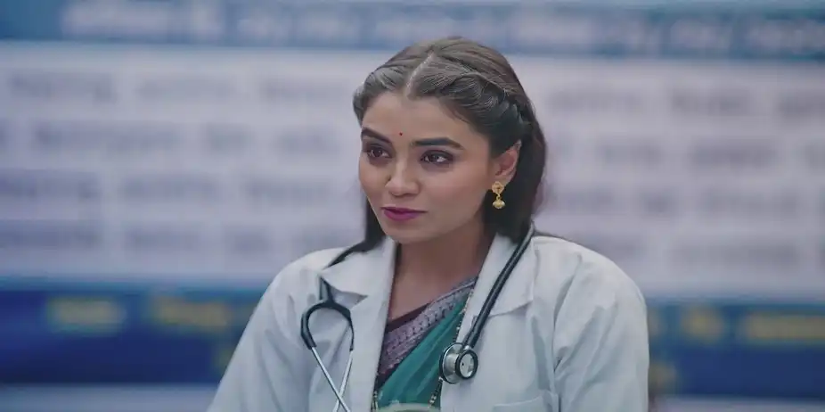 Rajashri Completes Her Order - Lakhat Ek Amcha Dada