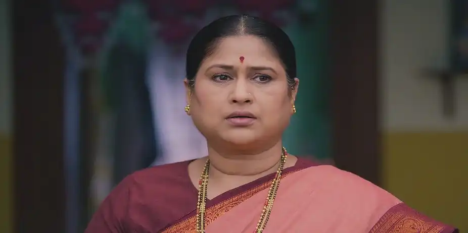 The Power Outage at Dalvi's House Worries Everyone - Lakshmi Niwas