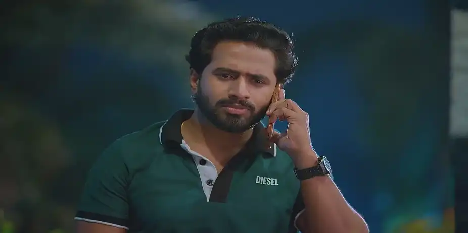 Jagan and Vandan Speak Over the Phone - Manathe Kottaram
