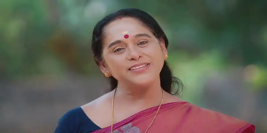 Urmila Comes to the Puja - Manathe Kottaram