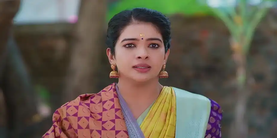 Urmila Threatens Kadar - Manathe Kottaram