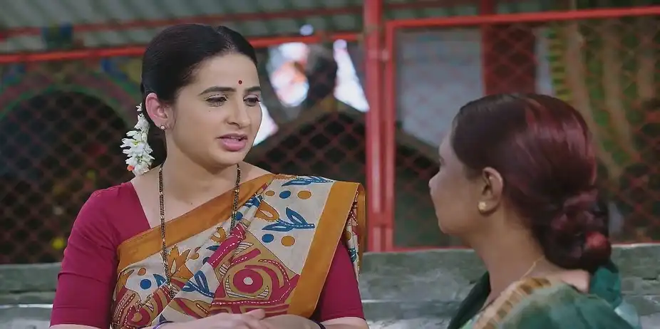 Veena's Mother's Hesitation Surprises Santosh - Lakshmi Nivasa