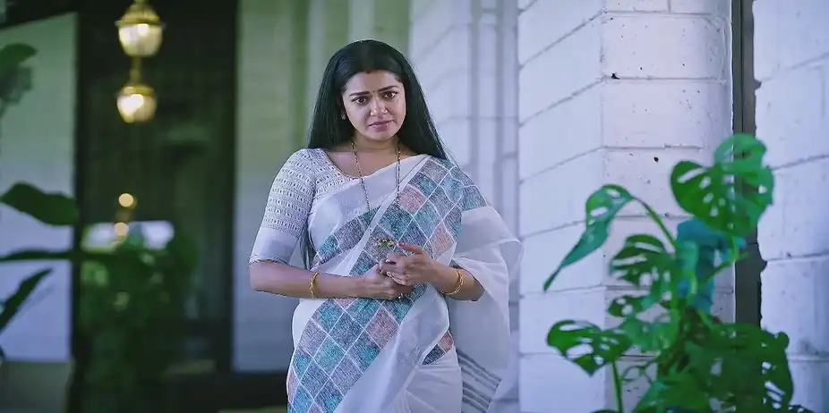 Bhoomika Forces Goutham to Meet Madhura - Amruthadhaare