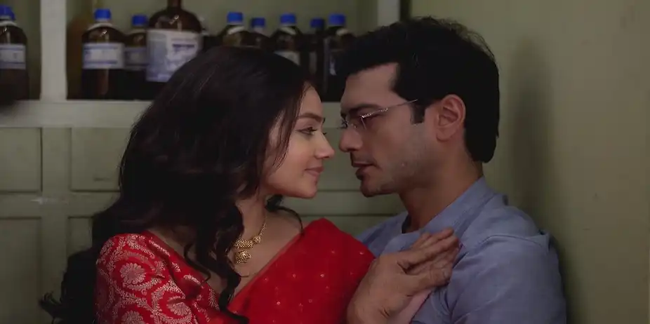 Rohit and Phulki Hide in the Laboratory - Phulki
