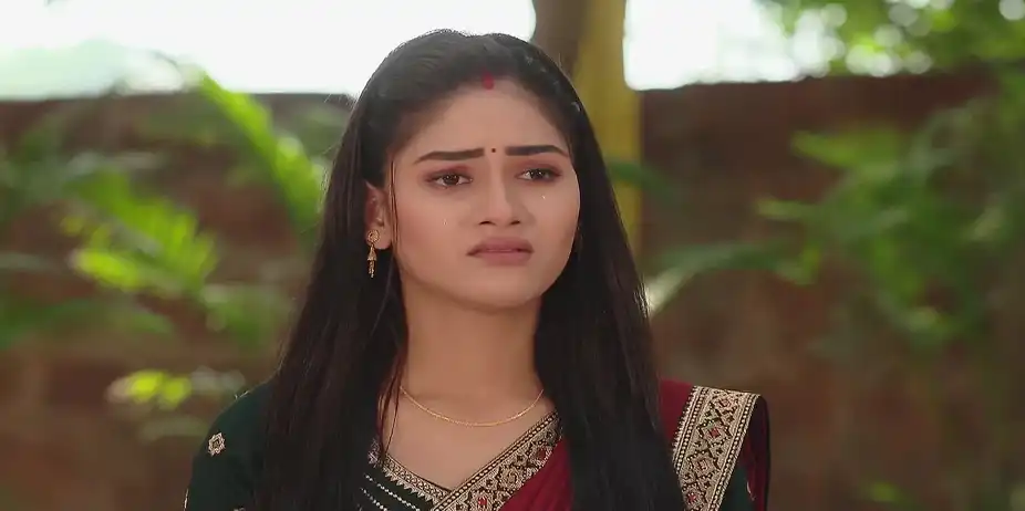 The Priest Reassures Lakshmi - Tuma Bina