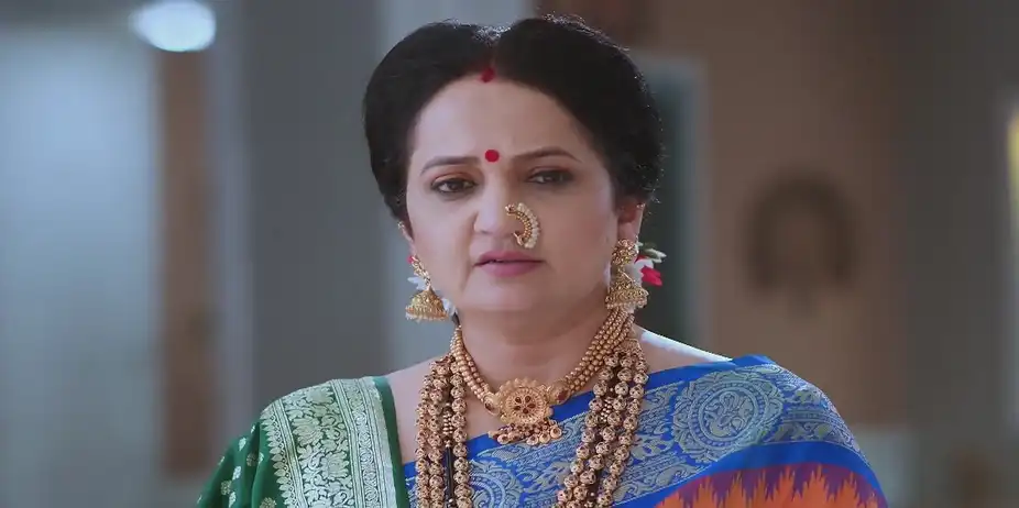 Bhuvaneshwari Refuses to Bring Akshara back Home - Tula Shikvin Changlach Dhada