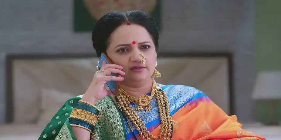 Ira to Update Bhuvaneshwari about Akshara - Tula Shikvin Changlach Dhada