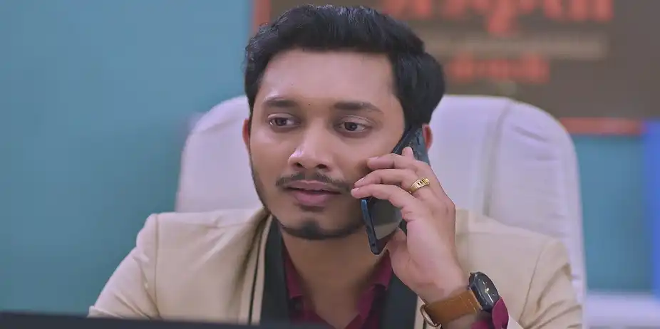 Will Bhaskar Stop Akhil from Making a Deal? - Punha Kartavya Ahe