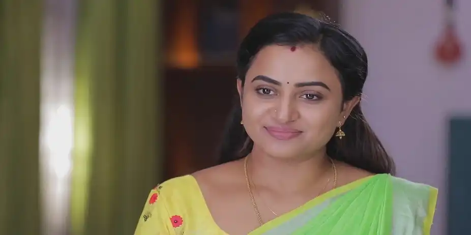 Bharathi Handles the Situation - Idhayam