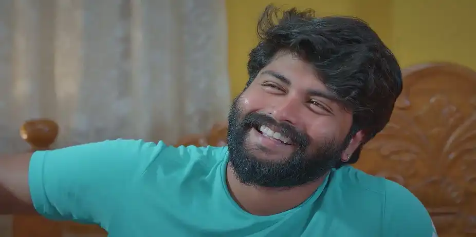 Veera Wakes up Maaran - Veera