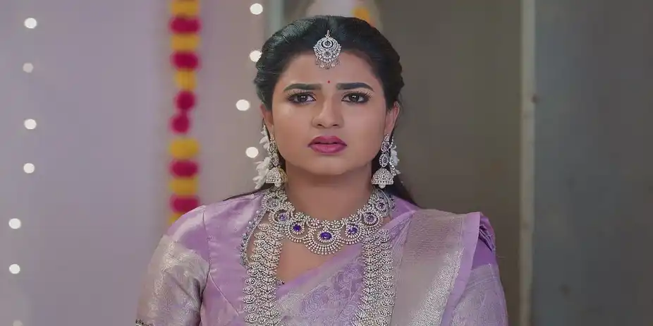 Maya Badmouths Raja - Karthigai Deepam