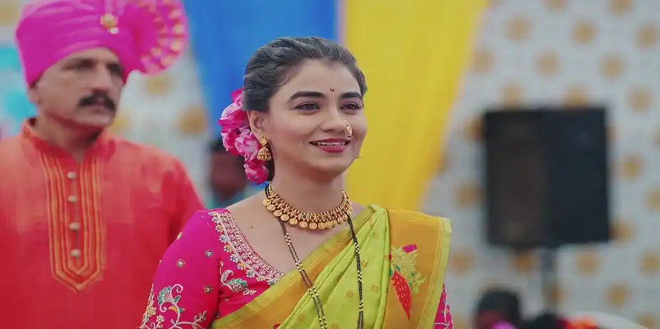 Dhanshree Arrives at the Wedding Venue - Lakhat Ek Amcha Dada
