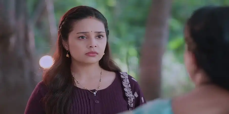 Omkar Shares His Trouble with Shivani - Tula Shikvin Changlach Dhada