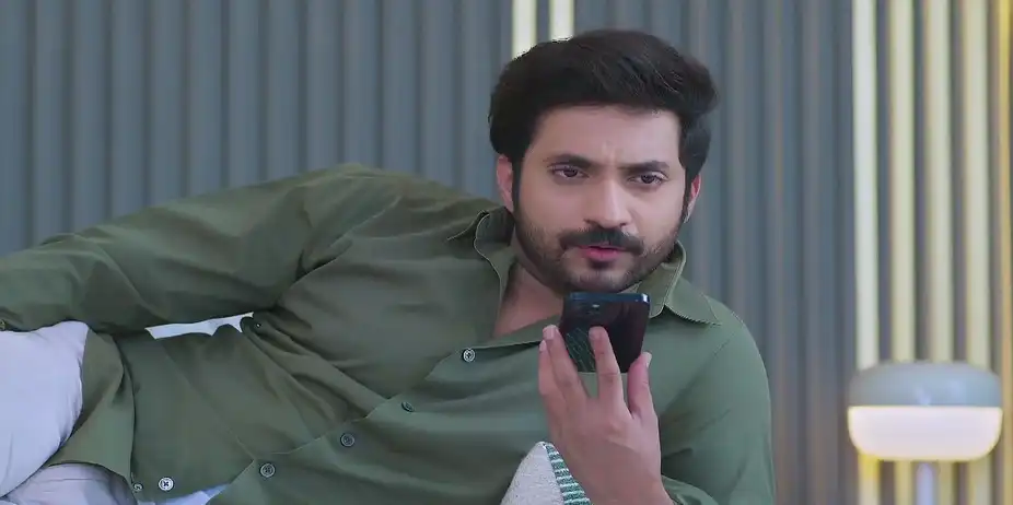 Rajkumar Suggests a Plan to Search for Asmita - Savalyachi Janu Savali