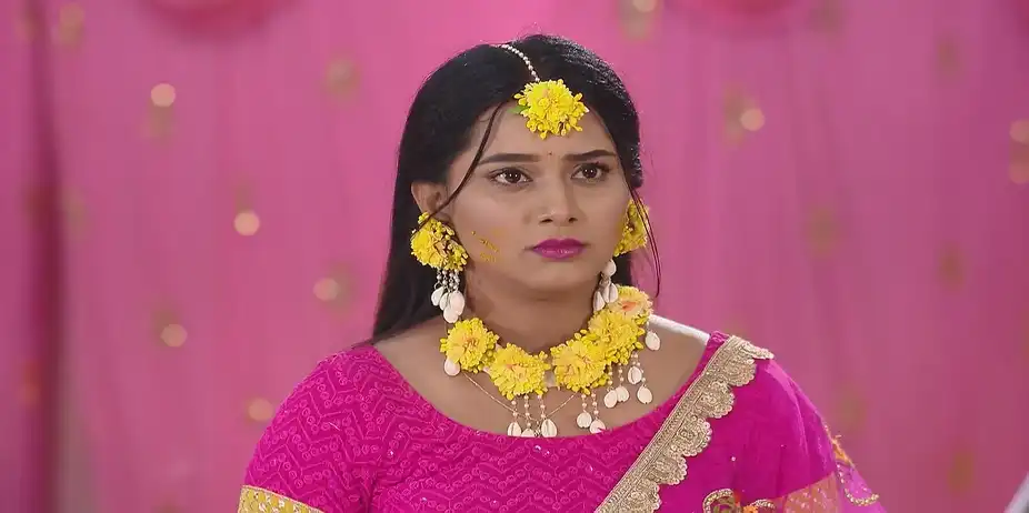 Pratyush's Maternal Uncle Meets Sandhya - Sandhya Ragini
