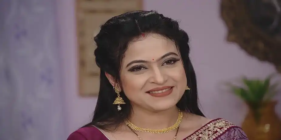 Rosy Feigns Concern for Archana - Sathi Sata Janmara