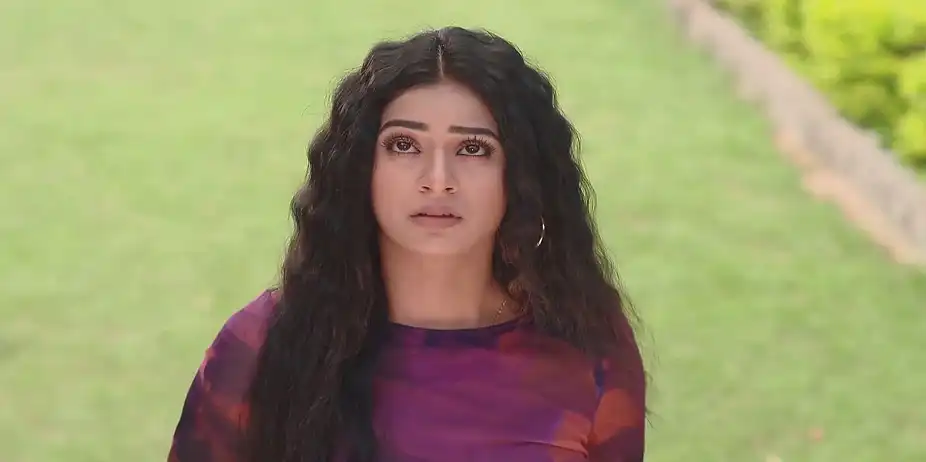 Sanjukta Tries to Help Akshay - Tuma Bina