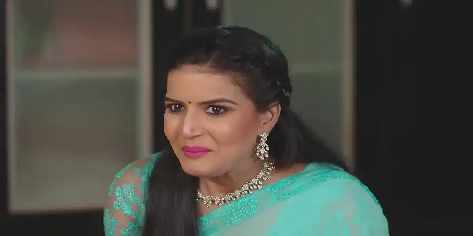 Mohini Questions Adarsh's Grandfather - Bhagya Rekha