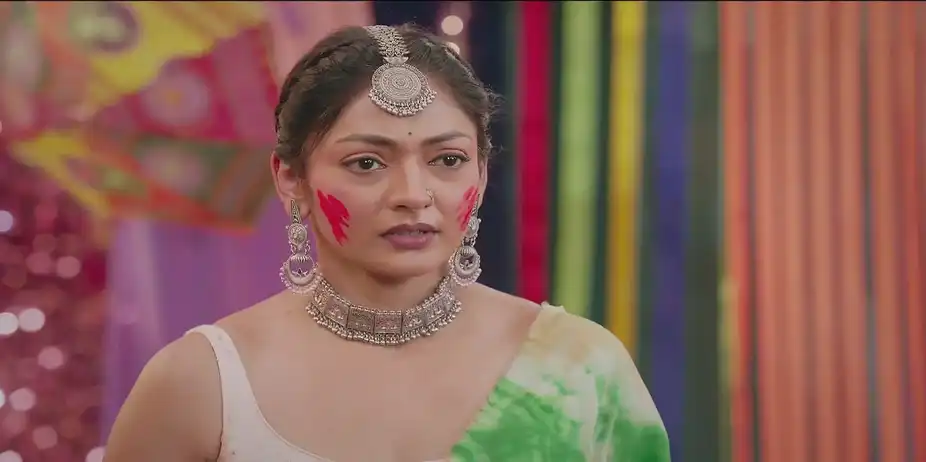 Rajiv Comes to Kill Nimrit during Holi Celebration - Kaise Mujhe Tum Mil Gaye