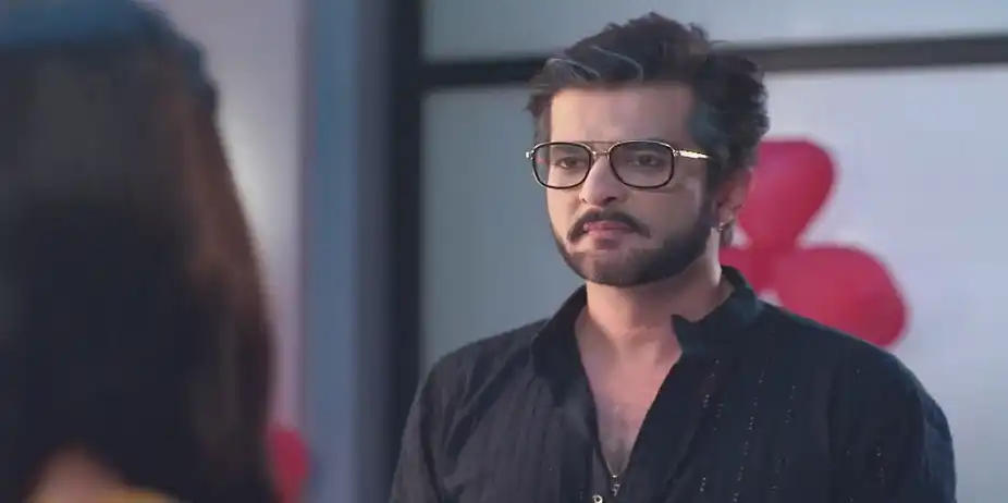 Leela Questions AJ about the Producer - Navri Mile Hitlerla