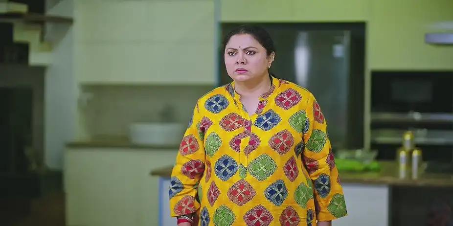Mandakini Slaps Jeevan - Amruthadhaare