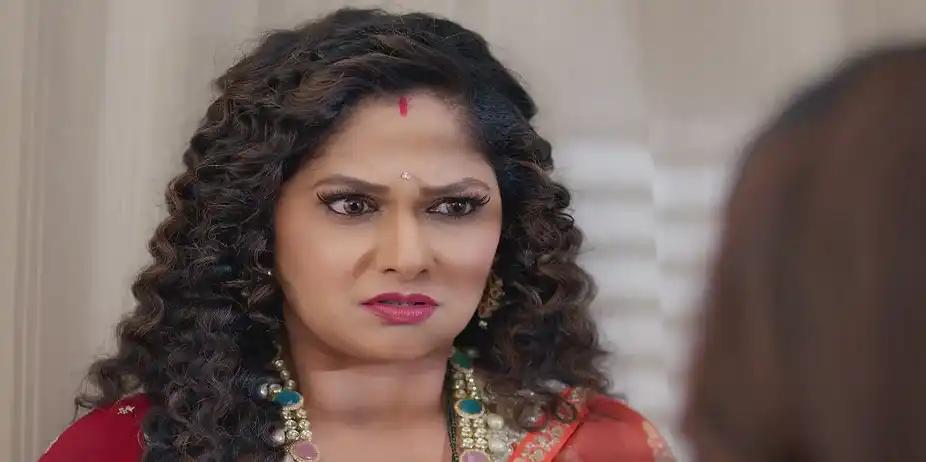 Sarika Learns about Karishma's Dangerous Plan - Vasudha