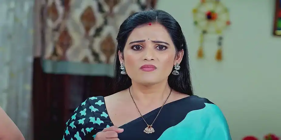 Tilottama Wonders about Her Attacker - Trinayani
