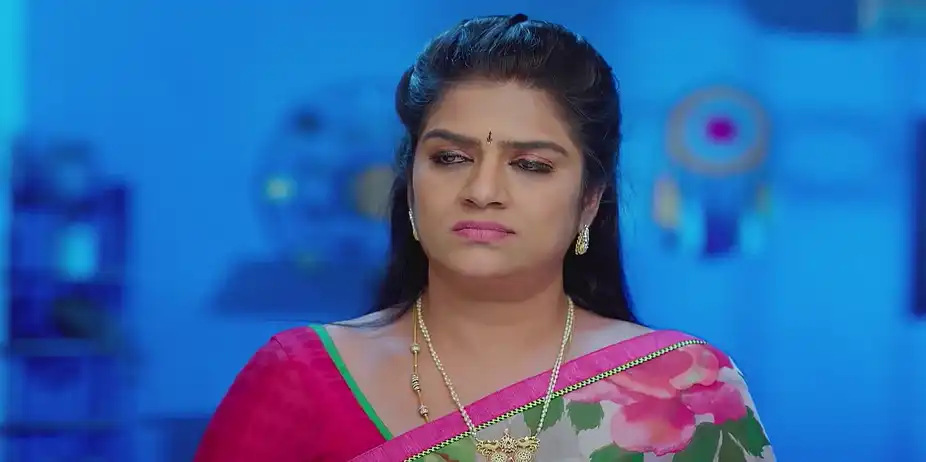 Trinayani's Indirect Words Make Tilottama Nervous - Trinayani