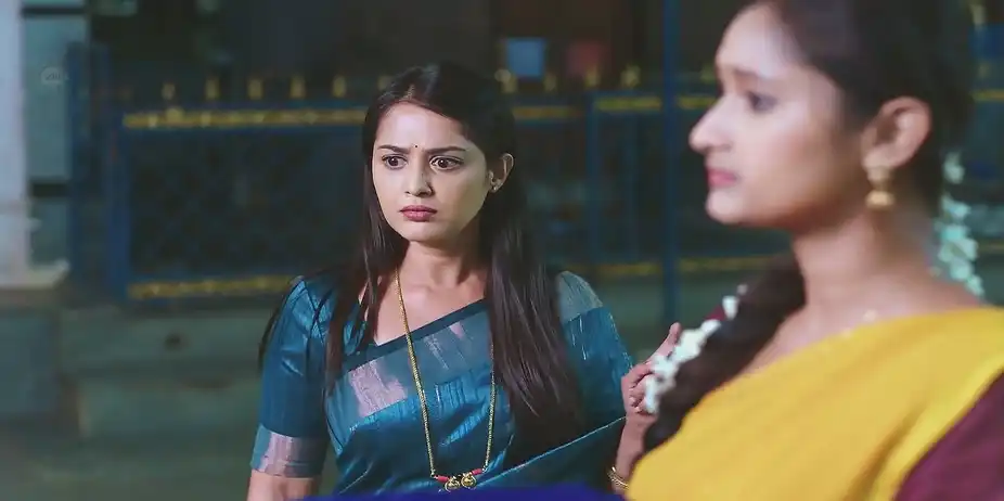 Malavika Is Left with a Symbol on Her Hand - Naa Ninna Bidalaare