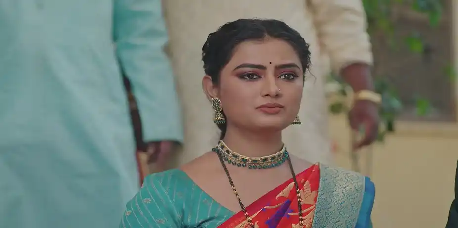 Dhanashree Takes Dattu inside the Wedding Hall - Lakhat Ek Amcha Dada