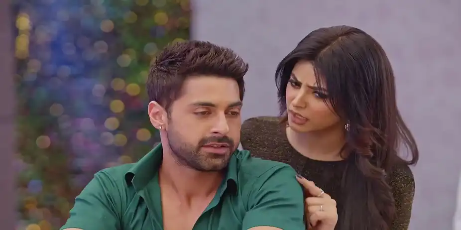 Payal Senses Raunak’s Disinterest - Kumkum Bhagya