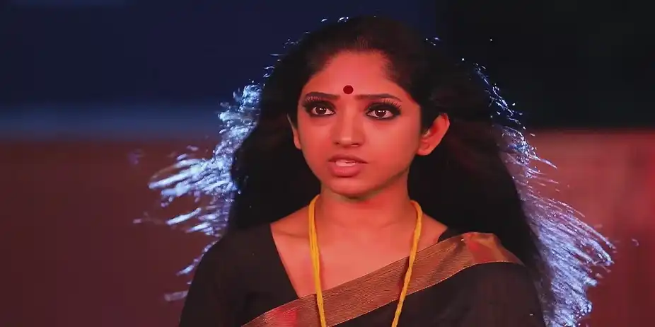 Bommi's Spirit Condemns Savitri - Ninaithale Innikkum