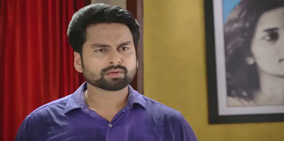 The Police Officer Scolds Sambhav - Suna Jhia
