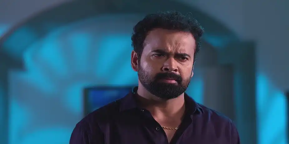 Raghav Discusses a Large Sum of Money - Tu Khara Mun Chaai