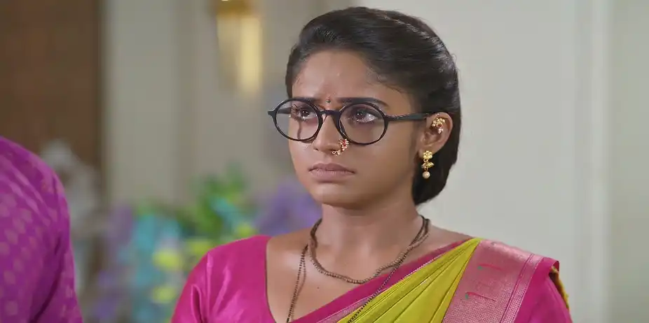 Savali Presents Her Side To Sarang - Savalyachi Janu Savali